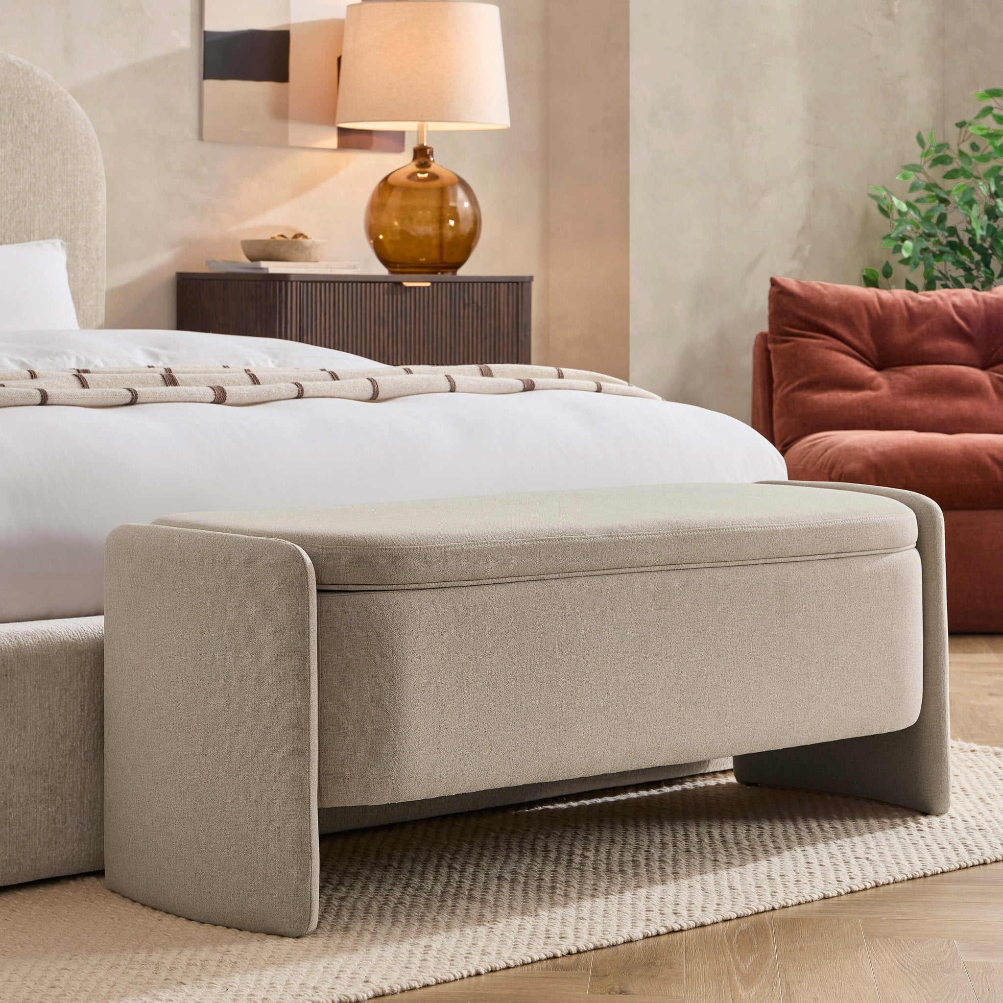Banc de rangement incurvé – Avoine